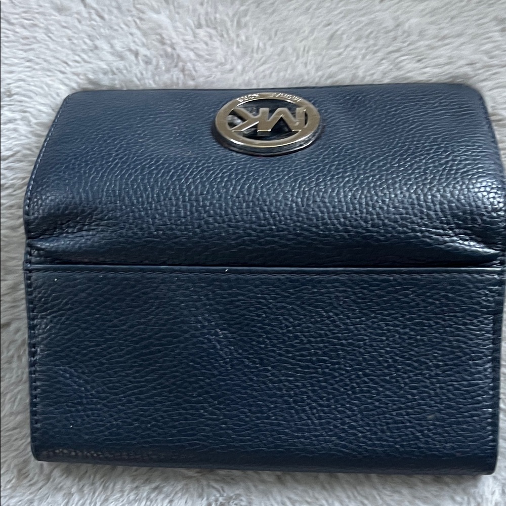 🌸Michael Kors Navy Leather Wallet with Silver Logo - Picture 5 of 5
